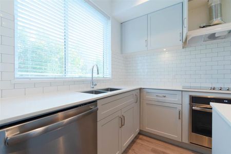 Stunning Southridge Club Three Bedrooms Plus Den - Photo 5