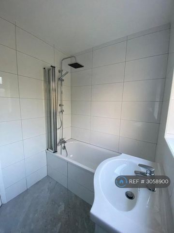 2 bedroom maisonette to rent - Photo 3