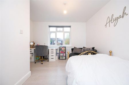 7 bedroom detached house to rent - Photo 2