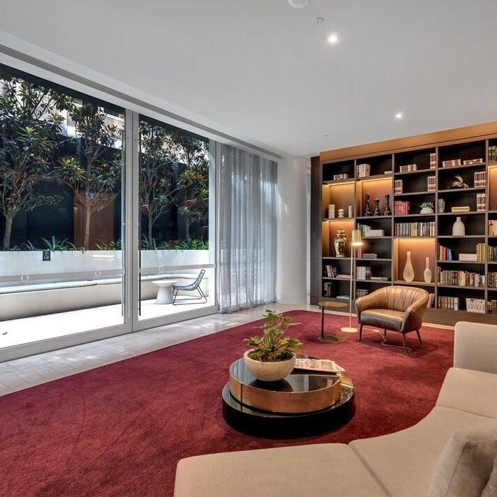 St Kilda Road - Photo 1