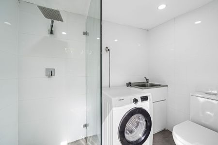 Redfern - Photo 2