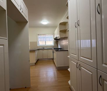 FRESHLY PAINTED 4-BEDROOM FAMILY HOME IN A QUIET CUL-DE-SAC - INSPE... - Photo 6