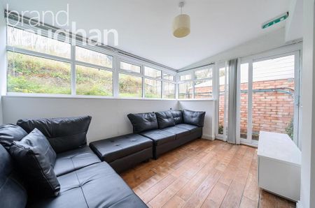 6 bedroom terraced house to rent - Photo 3