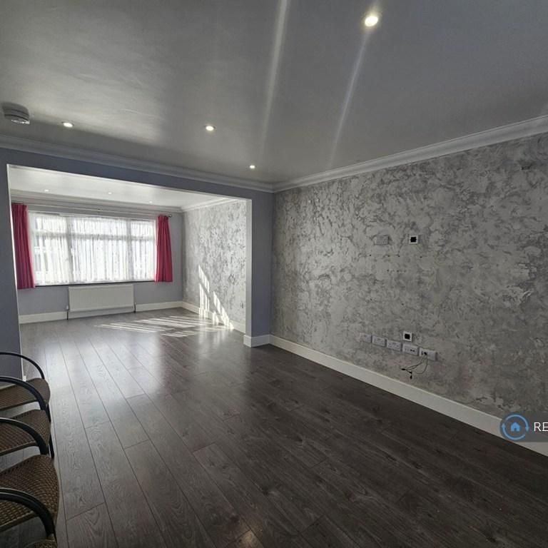 3 bedroom terraced house to rent - Photo 1