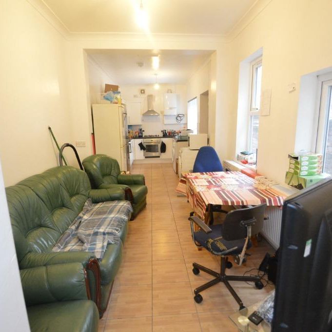 5 bedroom terraced house to rent - Photo 1