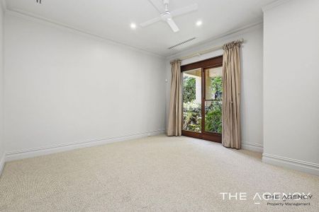 Riverside Luxury with Panoramic Swan River Views in Prestigious Mosman Park - Photo 4