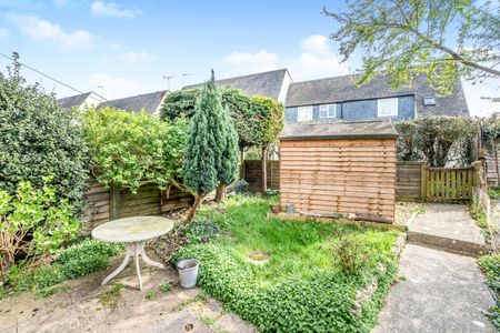 4 bedroom house to rent Croft Mead, Chichester, PO19 - Photo 5