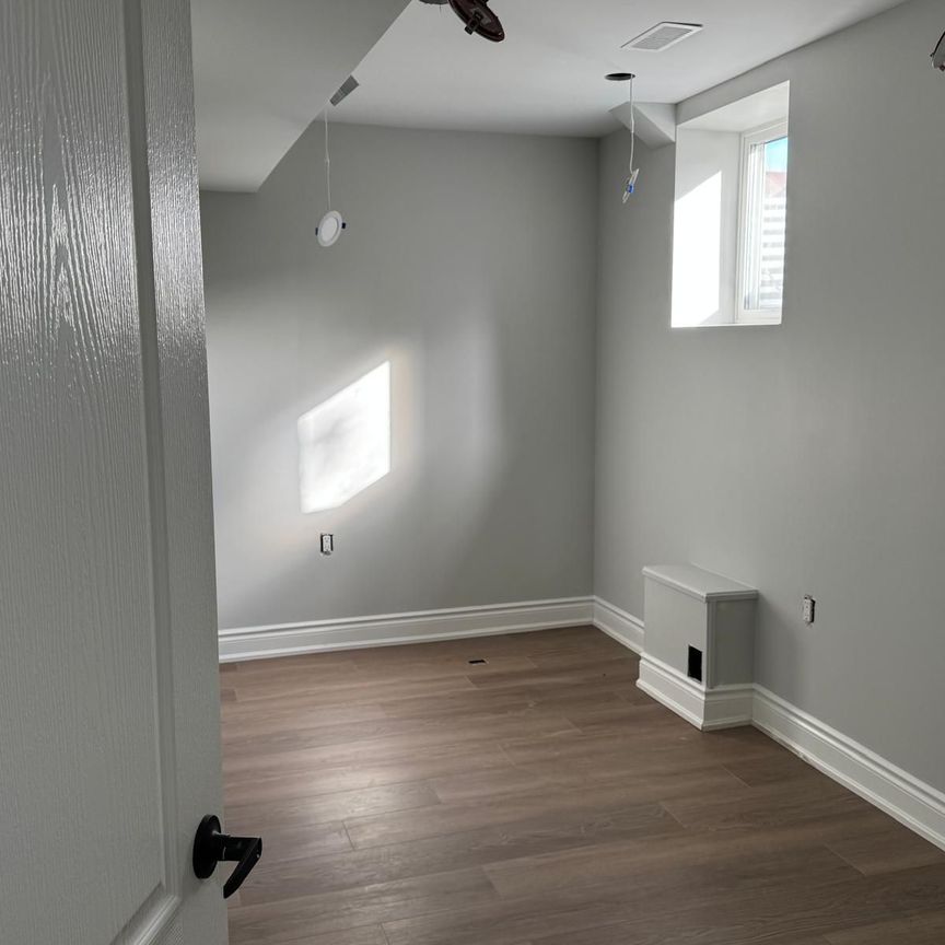 For Lease - 5886 Shelford Terrace, Mississauga, Ontario - Photo 1