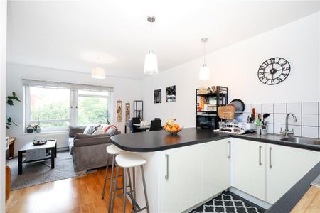 3 bedroom apartment to rent - Photo 2