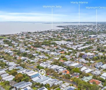 Stunning Contemporary Family Home - - Photo 2