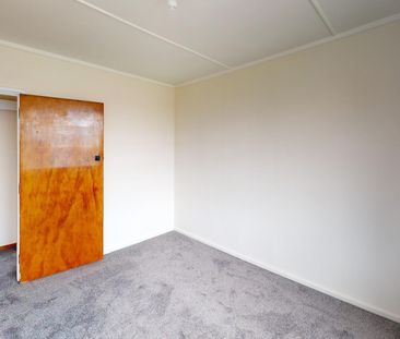 Roslyn - 3 Bedrooms - Photo 3