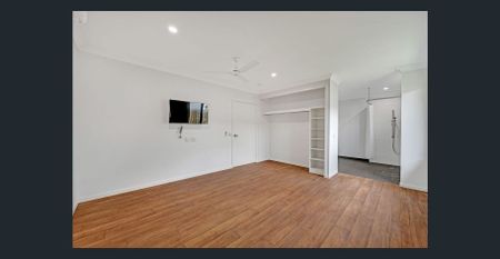 3 Bedroom home Mount Louisa - Photo 3