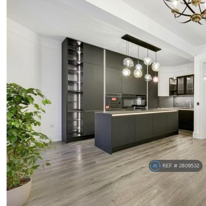 4 bedroom flat to rent - Photo 1