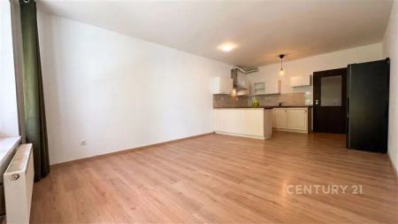 Velkorysý, světlý byt 1+kk s balkonem (44 m - Photo 2