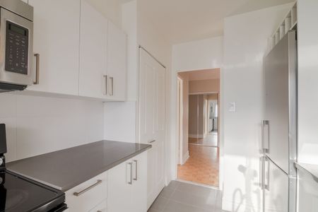 4555 Bonavista Avenue - Photo 4