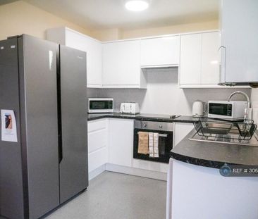 1 bedroom in a house share to rent - Photo 5