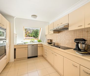 North Facing Penthouse Apartment - Photo 4