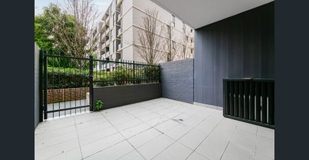 Courtyard Apartment - Photo 2