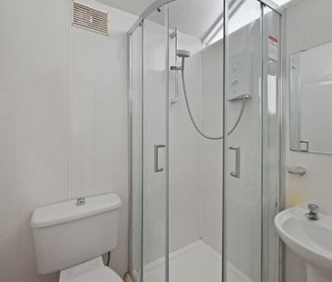 6 Bed Student Accommodation - Photo 3