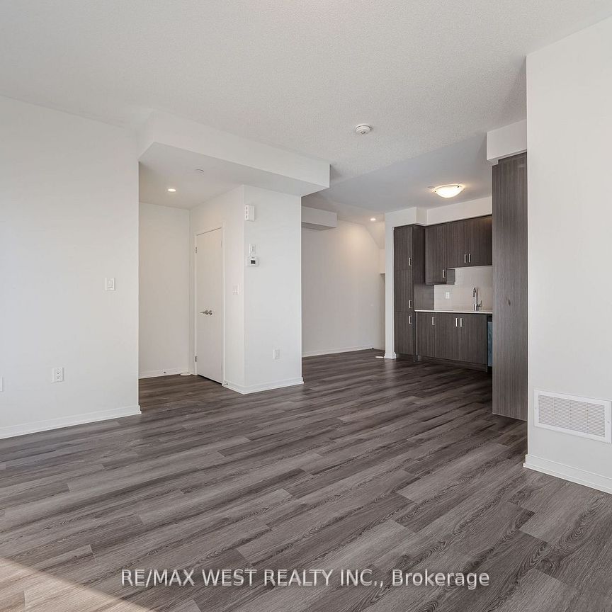 For Lease - 141 Honeycrisp Crescent Unit# 195, Vaughan, Ontario - Photo 1