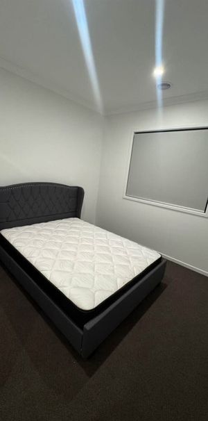Tarneit - Photo 1