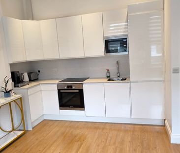 2 Bed Flat, Auriol Road, W14 - Photo 6