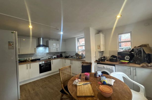 Queens Road, Clarendon Park, Leicester, LE2 - Photo 1