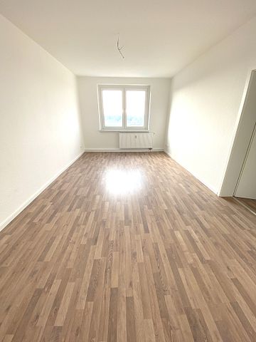 CHARMANTE Große 3-RAUMWOHNUNG mit gutem Grundriss plus Gutschrift - Foto 2