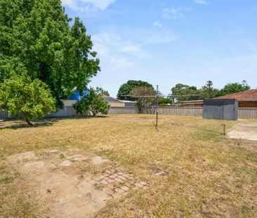 Central Mandurah Convenience – Cozy 3x1 Home Ready Now - Photo 1