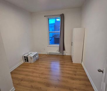 2 CH - 1 SDB - Montréal - $1,700 /mo - Photo 3