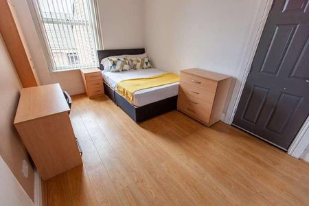 Deane Road, L7 - Photo 3