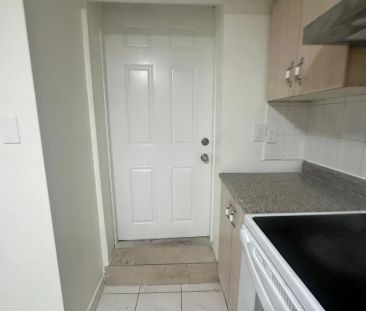 48 Langdale Crescent #Bsmt - Photo 3