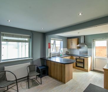 3 bedroom semi-detached house to rent - Photo 6