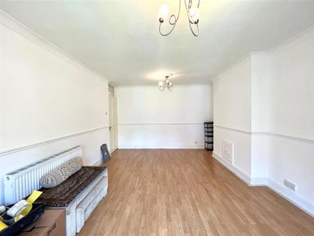 4 bedroom terraced house to rent - Photo 3