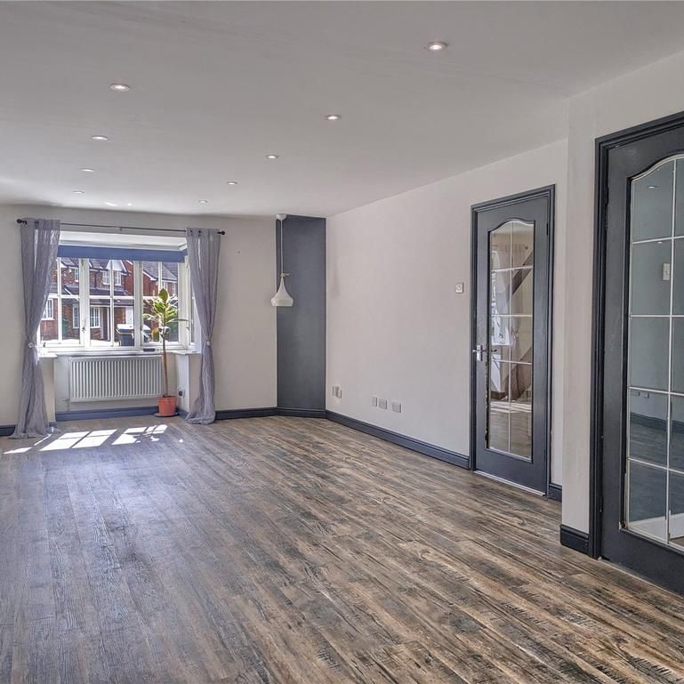 4 bedroom house to rent - Photo 1