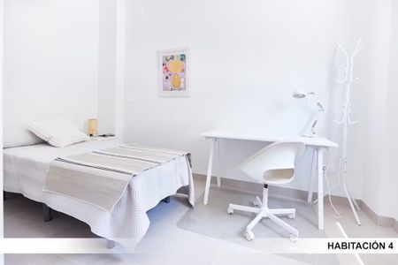 Calle Clemente Hidalgo, Sevilla, Andalusia 41005 - Photo 2