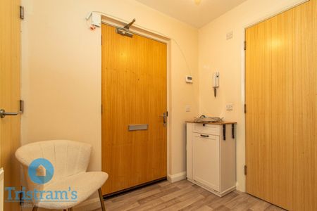 1 bed Apartment for Rent - Photo 2