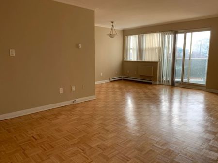 365 Eglinton Avenue East - Photo 3