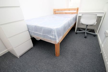 5 bedroom terraced house to rent - Photo 2