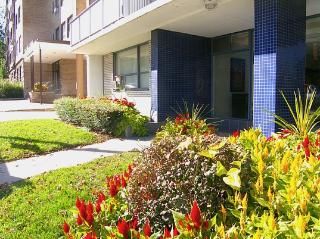 650 Eglinton Avenue West - Photo 2