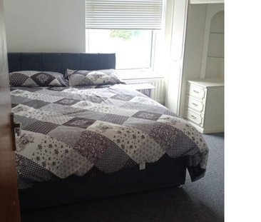 1 bedroom in a house share to rent - Photo 4