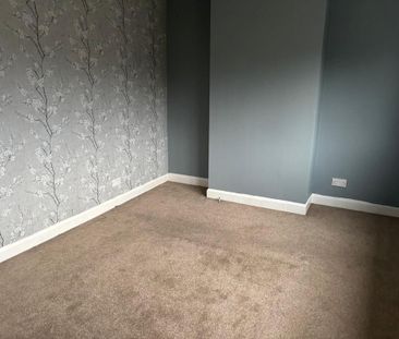 2 bedroom semi-detached house to rent - Photo 4