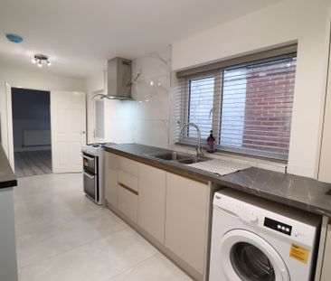 3 Bedroom Mid Terraced House To Rent - Photo 3