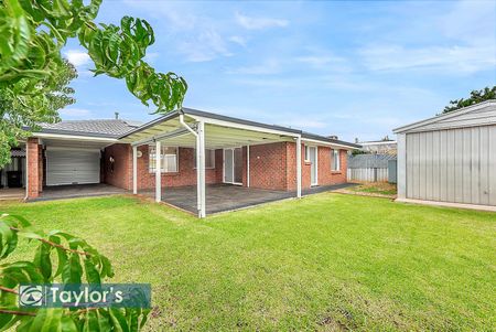 3 Bedroom home - ticks all the boxes PLUS offstreet parking for additional vehicles! - Photo 2