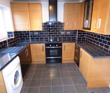 2 bedroom terraced house to rent - Photo 4