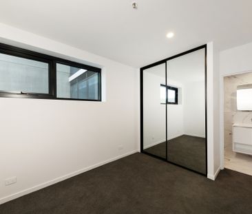 Brand New Living at "The Shard" - Modern Style and Ultimate Conveni... - Photo 3
