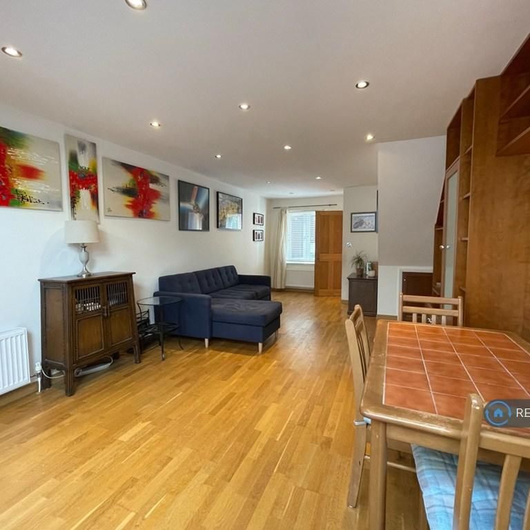 3 bedroom terraced house to rent - Photo 1