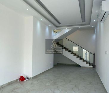 Spacious 5 BR Villa in Al Yasmeen 1 for Rent - Photo 2