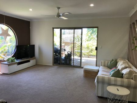 20 Bendigo Cres, Tallai QLD 4213 - House For Rent | Domain - Photo 3