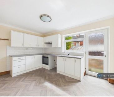 2 bedroom terraced house to rent - Photo 2